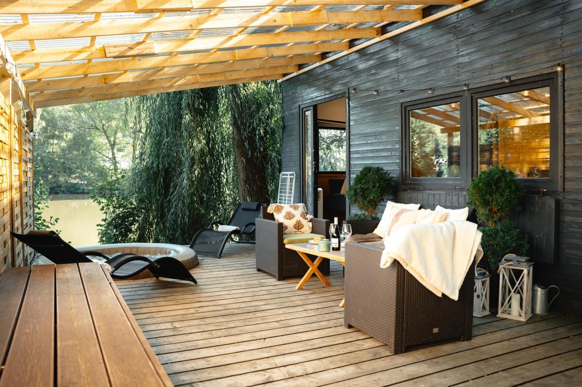 Secret Lake Prag Magic Place Relaxation& Wellness Rehenice Eksteriør bilde